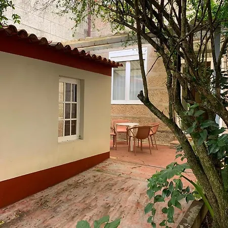 Agradable casa con patio, a 10 minutos de la playa Сasa de vacaciones