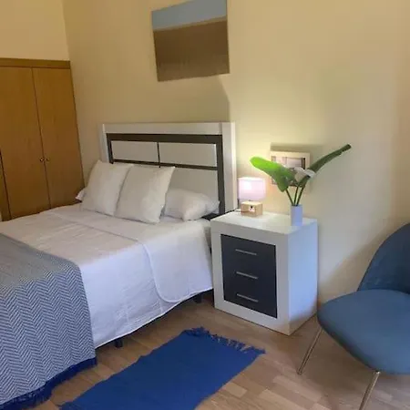 Agradable casa con patio, a 10 minutos de la playa Сasa de vacaciones *